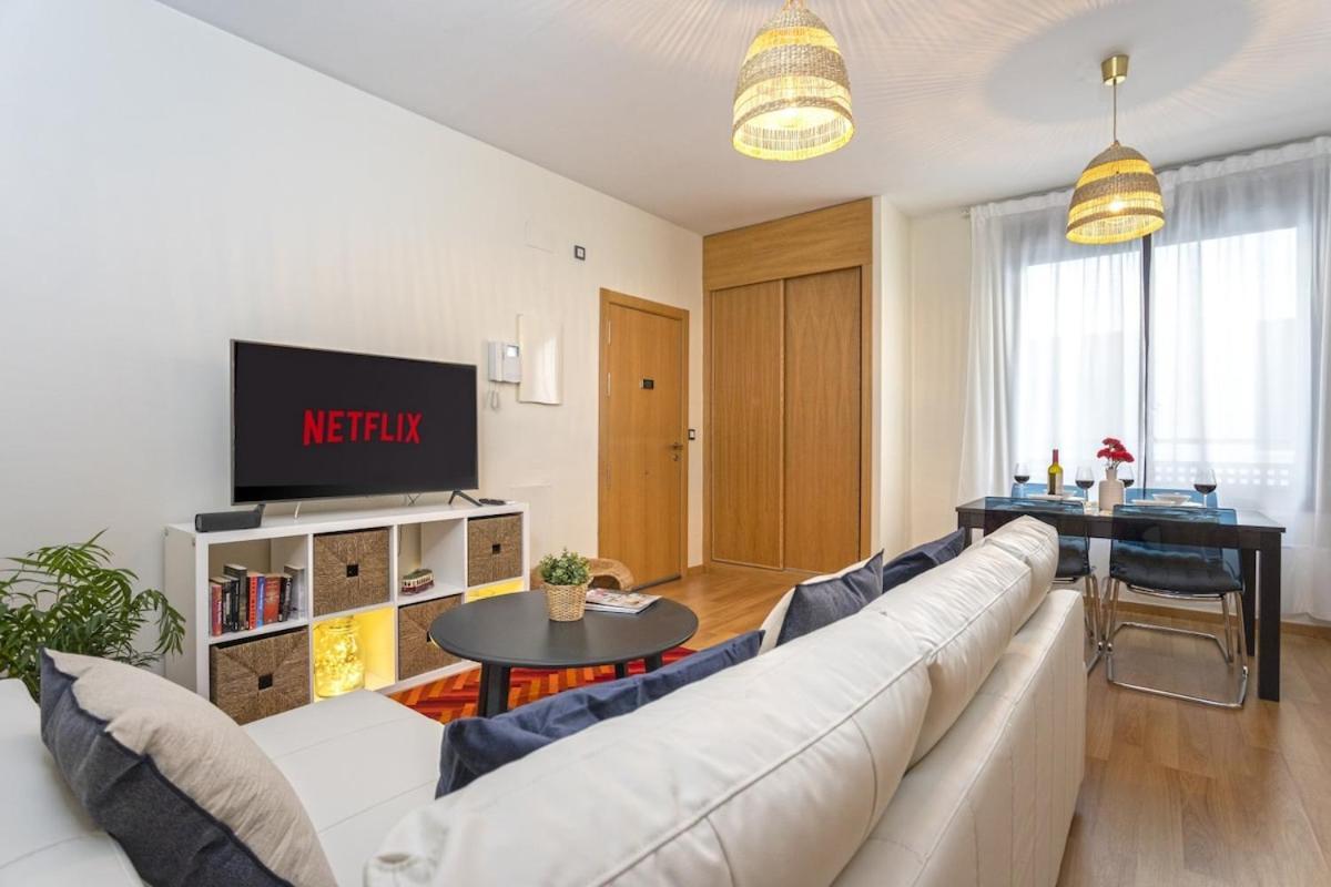 -Malagasunapts- Privateterrace Freeparking Pool Екстериор снимка