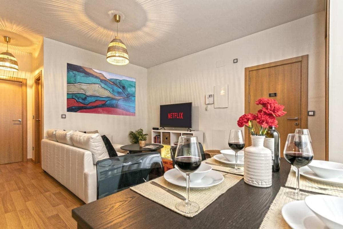 -Malagasunapts- Privateterrace Freeparking Pool Екстериор снимка